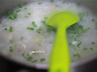 10、花蛤粥,搅拌均匀，关火。