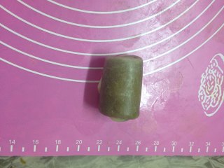11、紫薯蛋黄抹茶酥,卷起,再醒15分钟