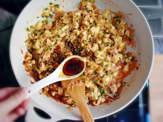 15、麻辣豆腐粉条香菇包,一勺耗油。