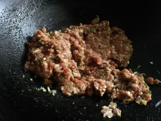 4、糍毛团 —— 又一个传统上海老点心,拌匀