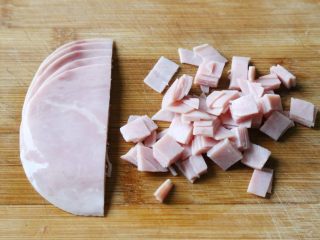 5、日式土豆沙拉,火腿切丁。