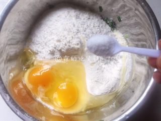 6、韭菜鸡蛋饼,盐。