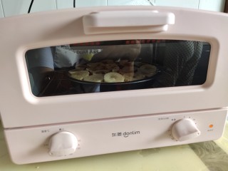 13、香蕉酸奶烤燕麦,220度烤20分钟