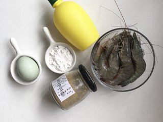 1、虾滑条,准备食材如上图