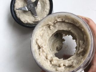 7、虾滑条,打成泥状