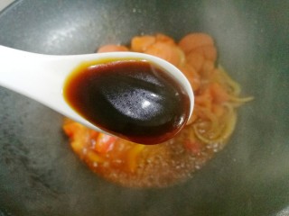 14、番茄火腿意面,一勺蚝油。