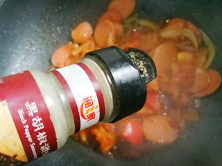 15、番茄火腿意面,一勺黑胡椒粉。