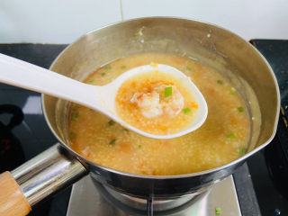 13、鲜虾砂锅粥,搅拌均匀