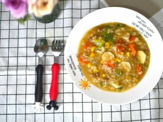 12、瘦肉玉米蔬菜粥,软糯而烂的营养早餐粥就做好了。