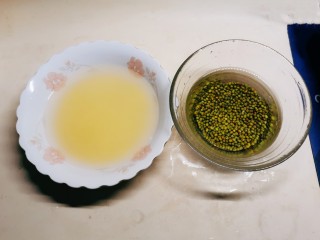 6、绿豆小米粥,所有食材处理好