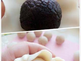 16、苏式月饼《蛋黄酥》,擀好的圆片包入备用的豆沙馅和莲蓉馅