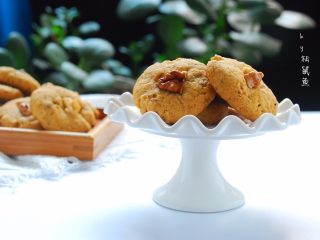 15、植物油版核桃酥,美味的核桃酥就做好了。