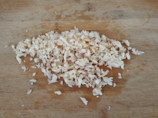 4、金银海鲜粥,鱼片切碎