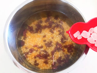 10、玉米渣粥,加入冰糖