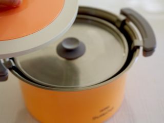 2、玉米大骨汤,5.将焖烧锅的内锅移入焖烧锅的外锅中，盖上双层锅盖。