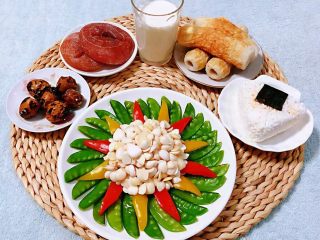 13、荷兰豆拌时蔬,送给家人一顿丰盛的早餐是一件非常美妙的事情噢