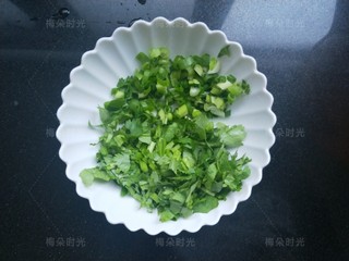 4、煎饼果子,香菜，葱花，切碎