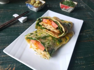 18、煎饼果子,对半切开就可以吃了。