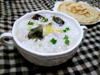 9、皮蛋瘦肉粥,成品。