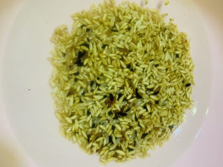 8、紫薯银耳粥,洗净