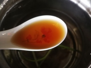 5、秋冬滋补篇:鲍鱼排骨山药汤(含鸡汤粉做法),国里放水黄酒冷水放排骨,水开放鲍鱼出个水。