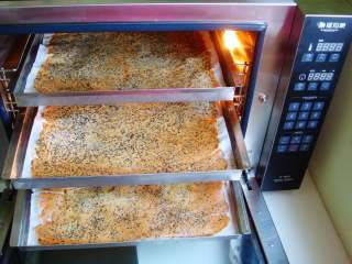 12、芝麻薄脆饼,时间到，出炉啦！