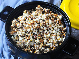 12、砂锅爆米花,香喷喷的哦