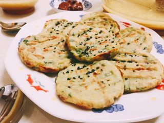 15、婕宝五色饼＋百合枸杞小米粥,五色饼制作完成