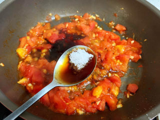 13、西红柿鸡蛋拌面,加入盐