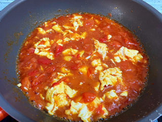 18、西红柿鸡蛋拌面,煮至汤汁浓稠关火