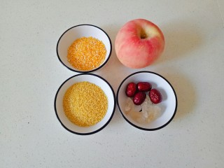 1、苹果小米粥,准备好食材