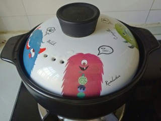 10、苹果小米粥,大火煮开转中小火熬煮20分钟