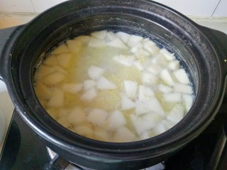 13、苹果小米粥,加入苹果丁