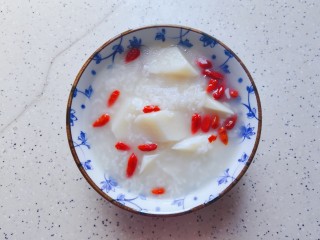 14、山药枸杞粥,装碗