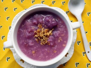 13、紫薯银耳核桃粥,怎么拍都是美美哒