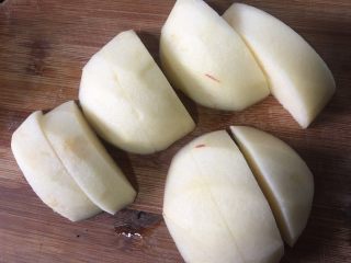 3、苹果饼,苹果切块