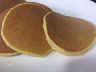 13、苹果饼,两面发黄就可以出锅了，差不多三四分钟的时间