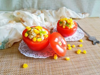 15、玉米粒番茄盅,表面撒上煮好的玉米粒  增加食欲