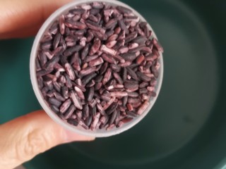 1、红豆紫米，杂粮粥,紫米