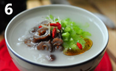 5、芹菜海参粥,盛出碗中，加入几粒枸杞装饰，即可