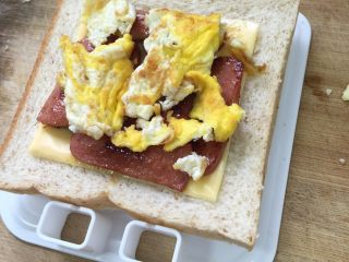 16、????早餐三明治,加鸡蛋