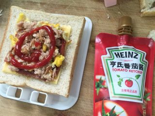 19、????早餐三明治,加番茄酱