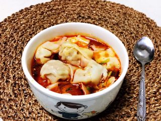 24、重庆红油抄手,香辣鲜美的重庆红油抄手可以吃了,馅料鲜美,汤汁香辣,超级开胃~