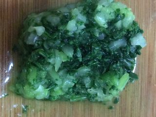 6、山药鸡肉粥  宝宝辅食8M+,切成沫备用