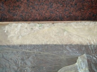 17、潮汕+广章,把油腐皮翻盖过来，用剪头剪掉多余的油腐皮