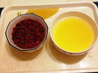 6、红豆小米粥,食材处理好了。