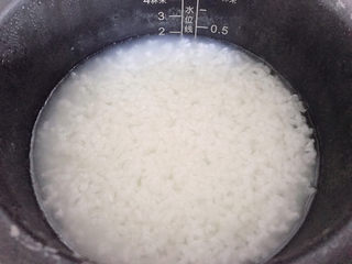 7、猪肝瘦肉粥,粥煮好了。