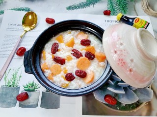 15、红薯南瓜粥,拍上成品图，香甜可口的红薯南瓜粥就完成了。