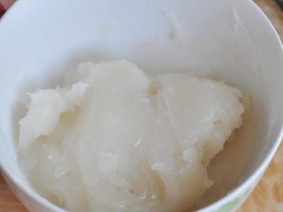 7、紫薯椰蓉卷,蒸15分钟。