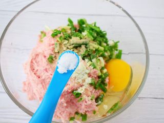 10、猪肠碌,加入盐